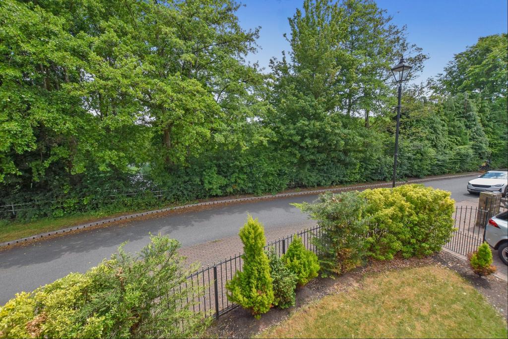 Rudheath Lane, Sandymoor, Cheshire 4 bed semidetached house for sale £350,000