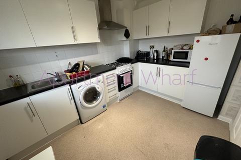 undefined, Tinsley Road    (Stepney Green), London, E1