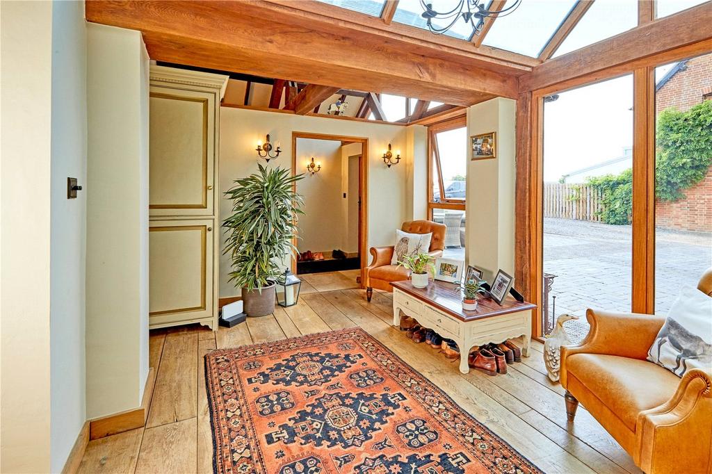 Hogshaw, Buckingham, MK18 4 bed equestrian property £1,750,000