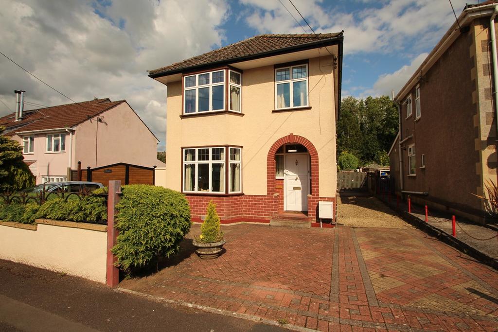 Victoria Grove, Shepton Mallet, BA4 3 bed detached house £385,000