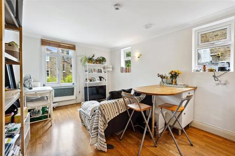 1 bedroom apartment for sale, Kelmscott Road, London, SW11