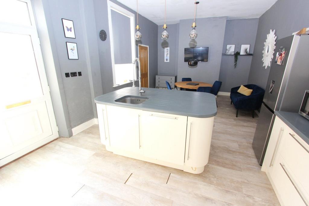 Kitchen (2)