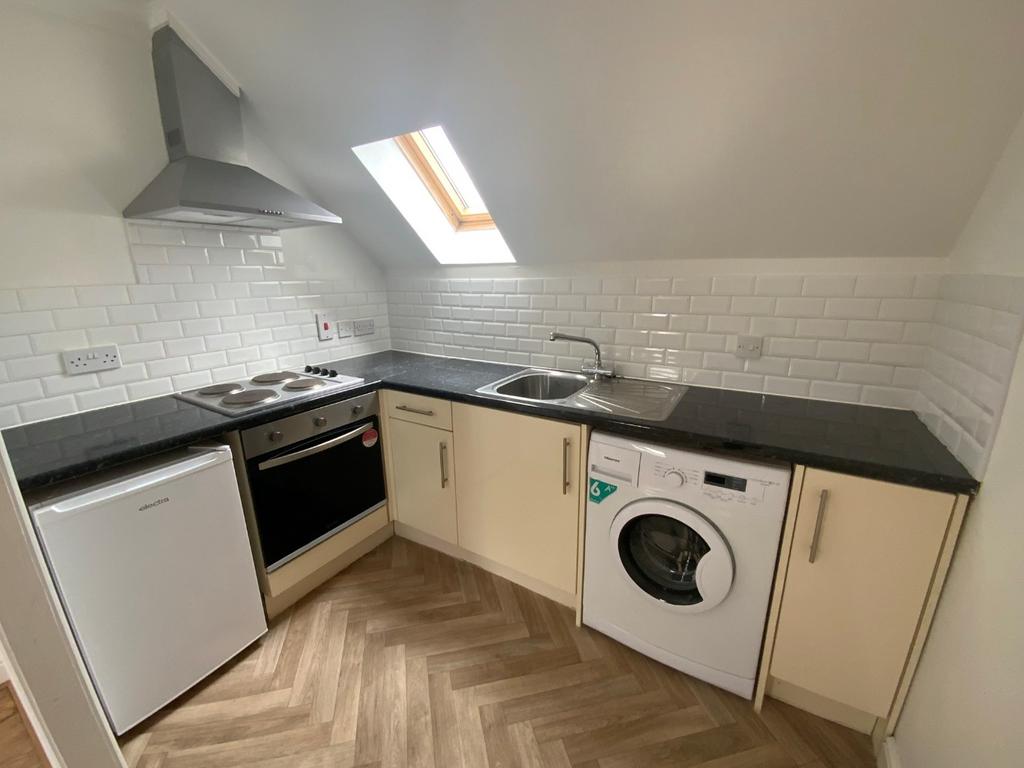 Buxton Road, Luton, Bedfordshire, LU1... 1 bed flat to rent £850 pcm