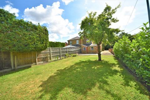 3 bedroom semi-detached house to rent, Princes Road, Bourne End, SL8