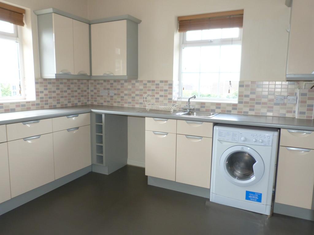 Shawbury Avenue, Kingsway, Quedgeley 2 bed flat for sale £127,950