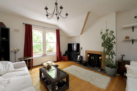 2 bedroom flat to rent, Tyrwhitt Road, Brockley, SE4
