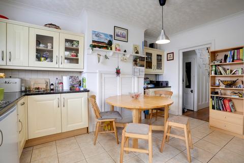 5 bedroom terraced house for sale, Gloucester Road, Newton Abbot