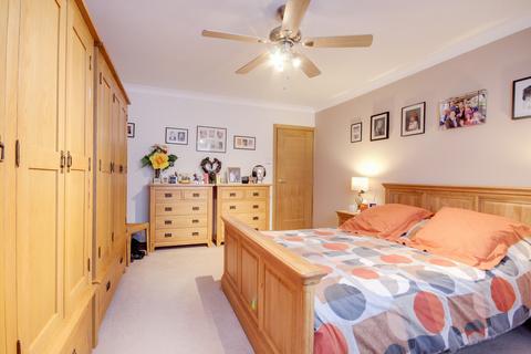 4 bedroom detached house to rent, Finchampstead