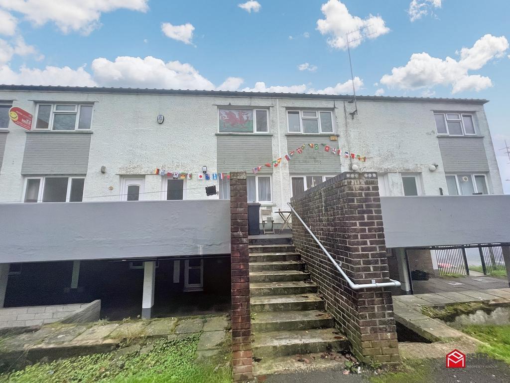 Duffryn Road, Maesteg, Bridgend. CF34 0UA 2 bed flat for sale £60,000