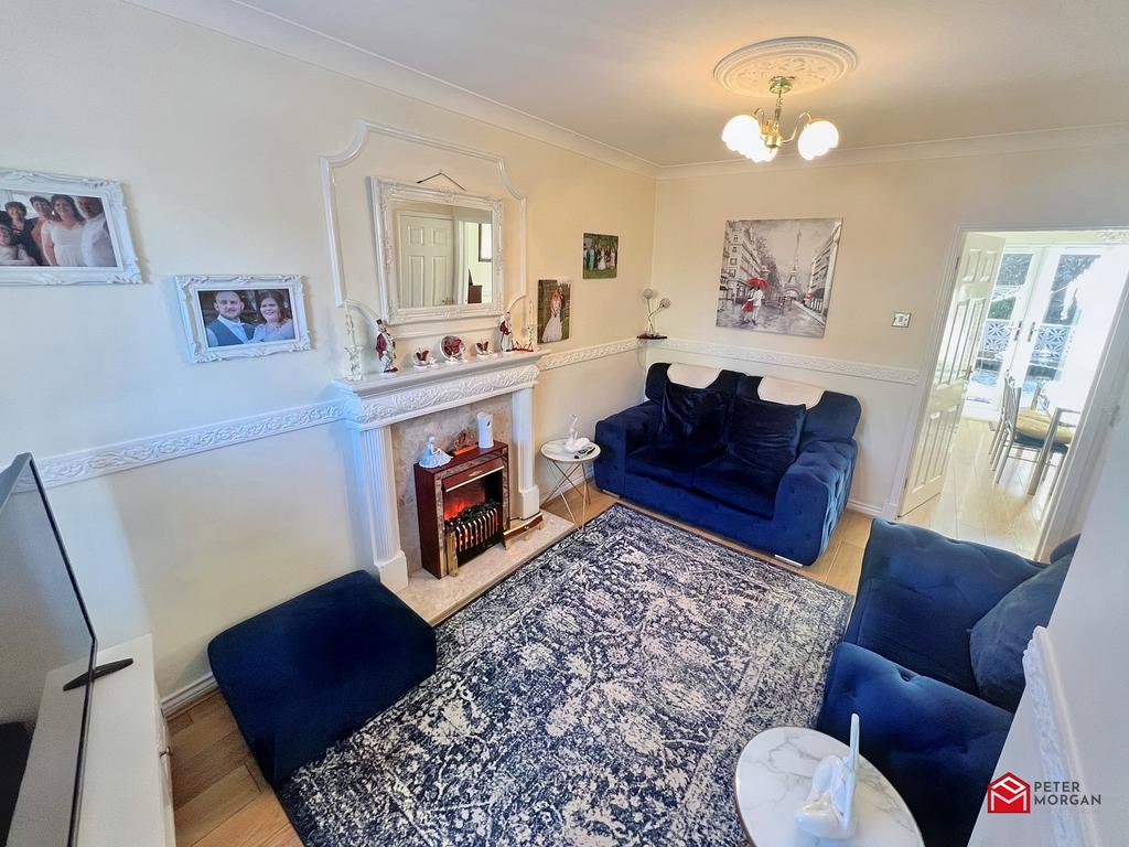 Cwrt Coed Parc, Maesteg, Bridgend.... 2 bed semidetached house £140,000