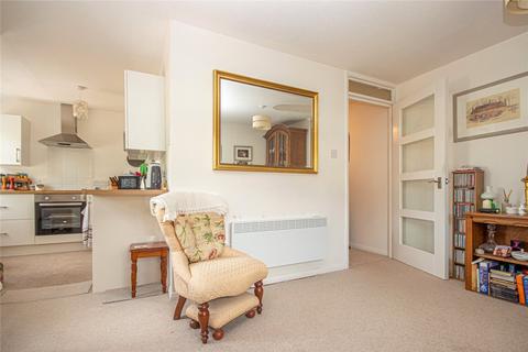 2 bedroom apartment for sale - Guessens Court, Welwyn Garden City, Hertfordshire