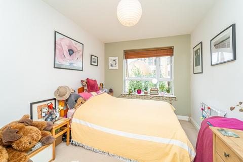 2 bedroom apartment for sale, Wightman Road, Hornsey N8