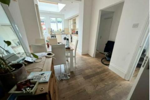 5 bedroom end of terrace house to rent, Mayton Street, Holloway, London