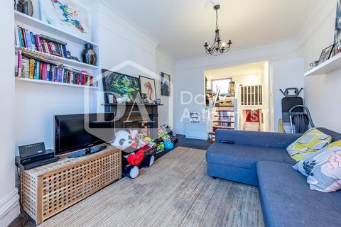 2 bedroom apartment to rent, Hillfield Avenue, Crouch End, London