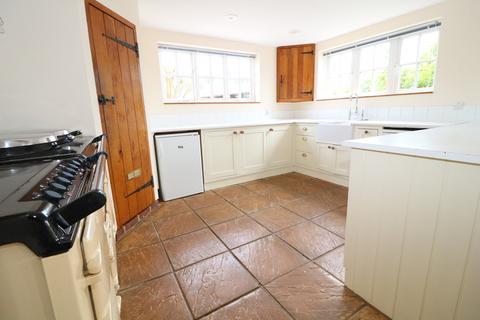 4 bedroom semi-detached house to rent, Blackbrook Road