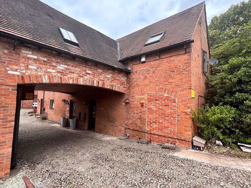 Water Orton Lane, Sutton Coldfield 2 bed barn conversion for sale £