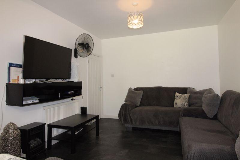 Oakley Road, Luton 3 bed semidetached house for sale £400,000