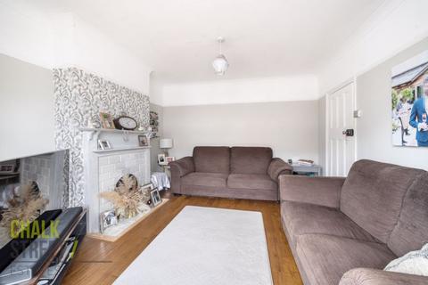 27 Marshalls Road, Romford, RM7 7ED