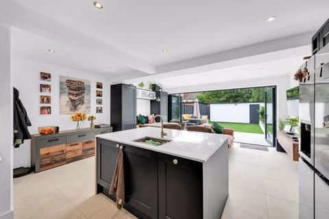 12 Sunray Avenue, Bromley, BR2 8EW