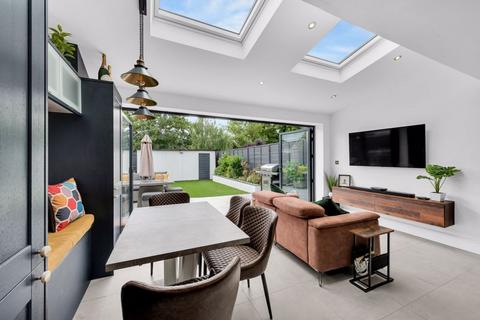 12 Sunray Avenue, Bromley, BR2 8EW