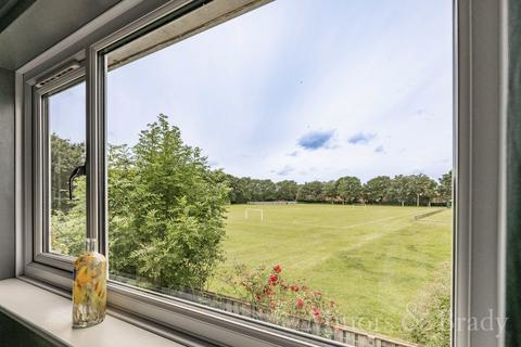 30 Andrew Goodall Close, Dereham, NR19 1SR