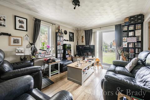 30 Andrew Goodall Close, Dereham, NR19 1SR