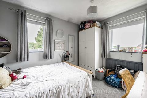30 Andrew Goodall Close, Dereham, NR19 1SR