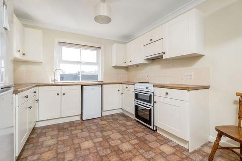 2 bedroom flat to rent, St Cross Road, Winchester