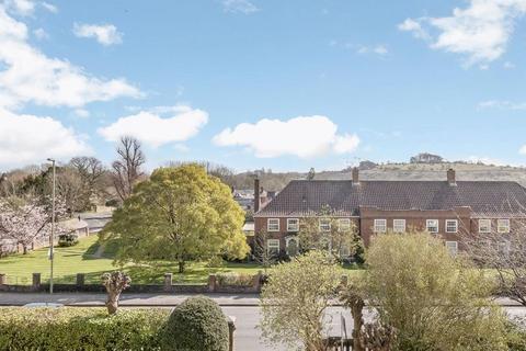 2 bedroom flat to rent, St Cross Road, Winchester