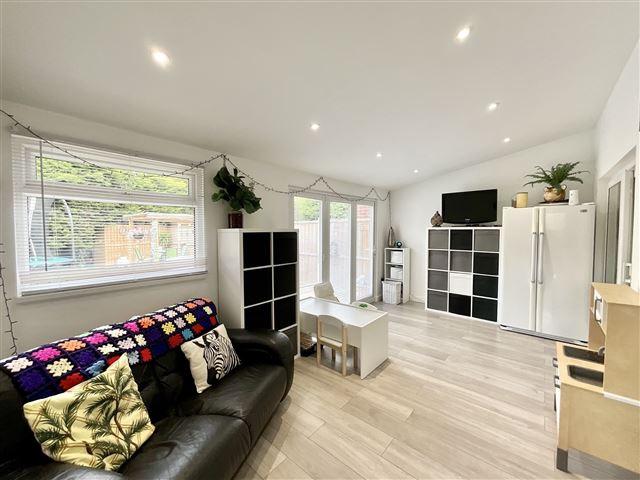 Sitting room/playroom