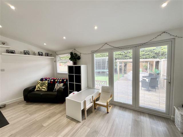 Sitting room/playroom