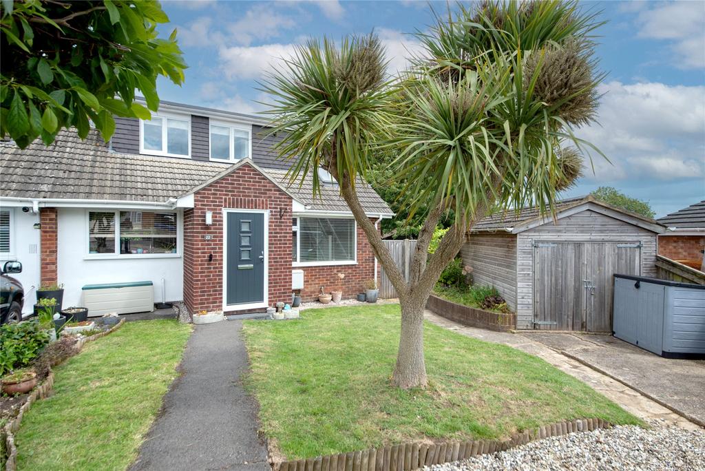 Silverdale Road, Tadley, Hampshire, RG26 3 bed semidetached house for