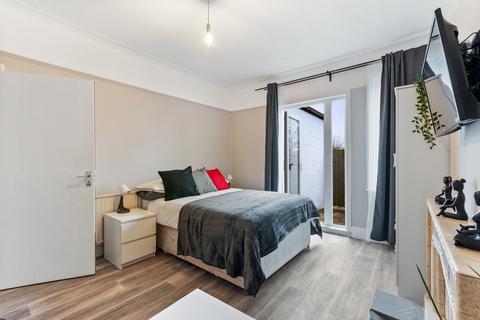 60 Swyncombe Avenue, London, W5 4DS