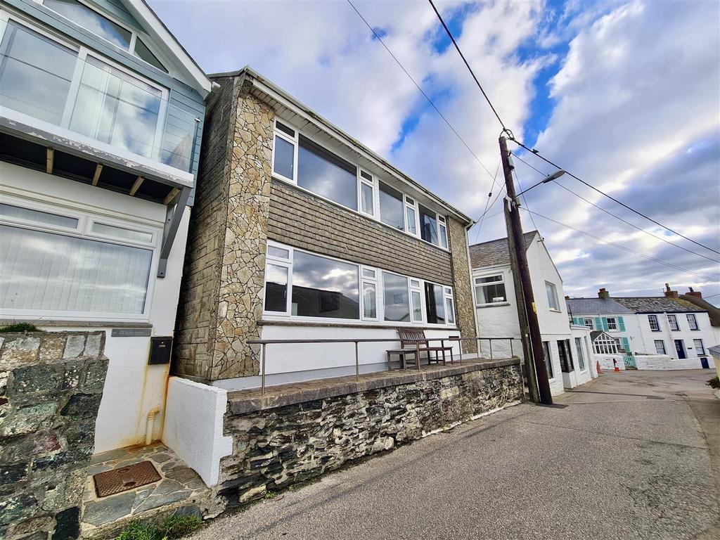 Loe Bar Road, Porthleven TR13 4 bed detached house for sale £475,000