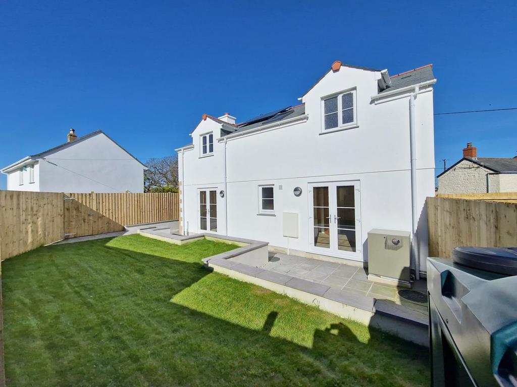 Mawgan Cross, Mawgan TR12 3 bed detached house for sale £425,000