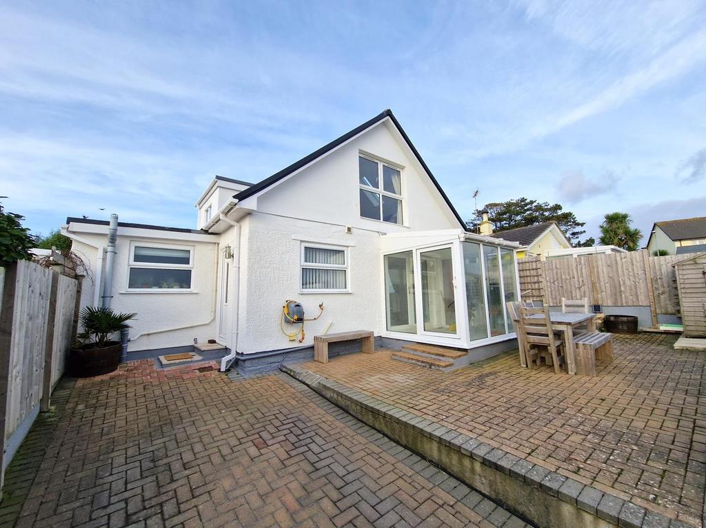 Praze Road, Porthleven TR13 3 bed detached bungalow £499,950