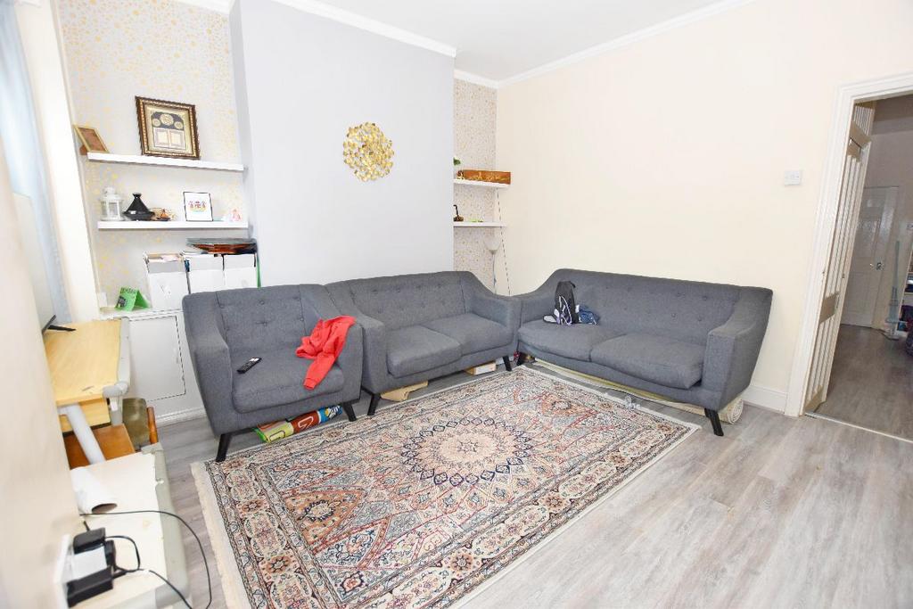 Selsey Road, Birmingham 3 bed terraced house £995 pcm (£230 pw)