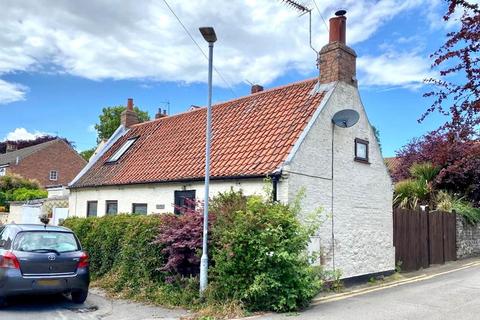 Quaker Cottage Back Westgate, Hornsea, HU18 1BL