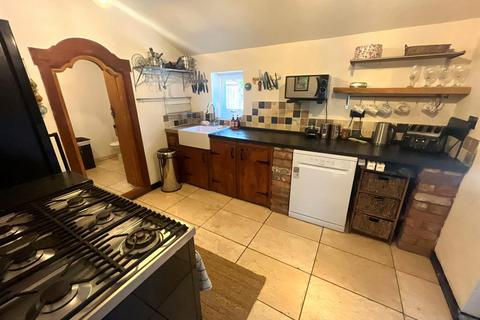 Quaker Cottage Back Westgate, Hornsea, HU18 1BL