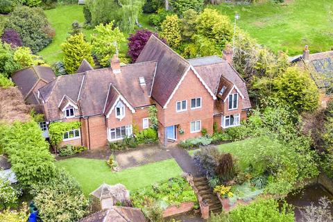 5 bedroom detached house for sale - Tewin Water, Digswell