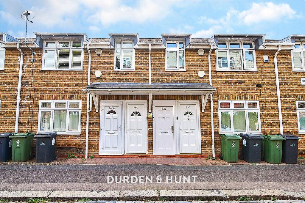 Brewster Road, London, E10 2 bed for sale £400,000