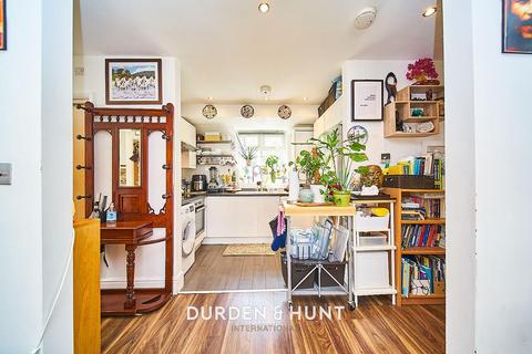 52b Brewster Road, London, E10 6RQ