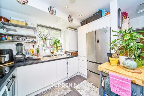 52b Brewster Road, London, E10 6RQ