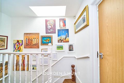 52b Brewster Road, London, E10 6RQ
