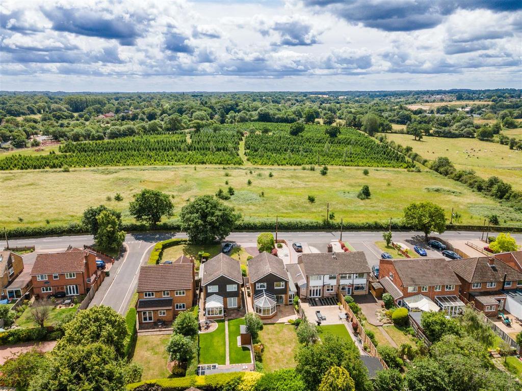 Haslucks Green Road, Shirley, Solihull 3 bed detached house for sale