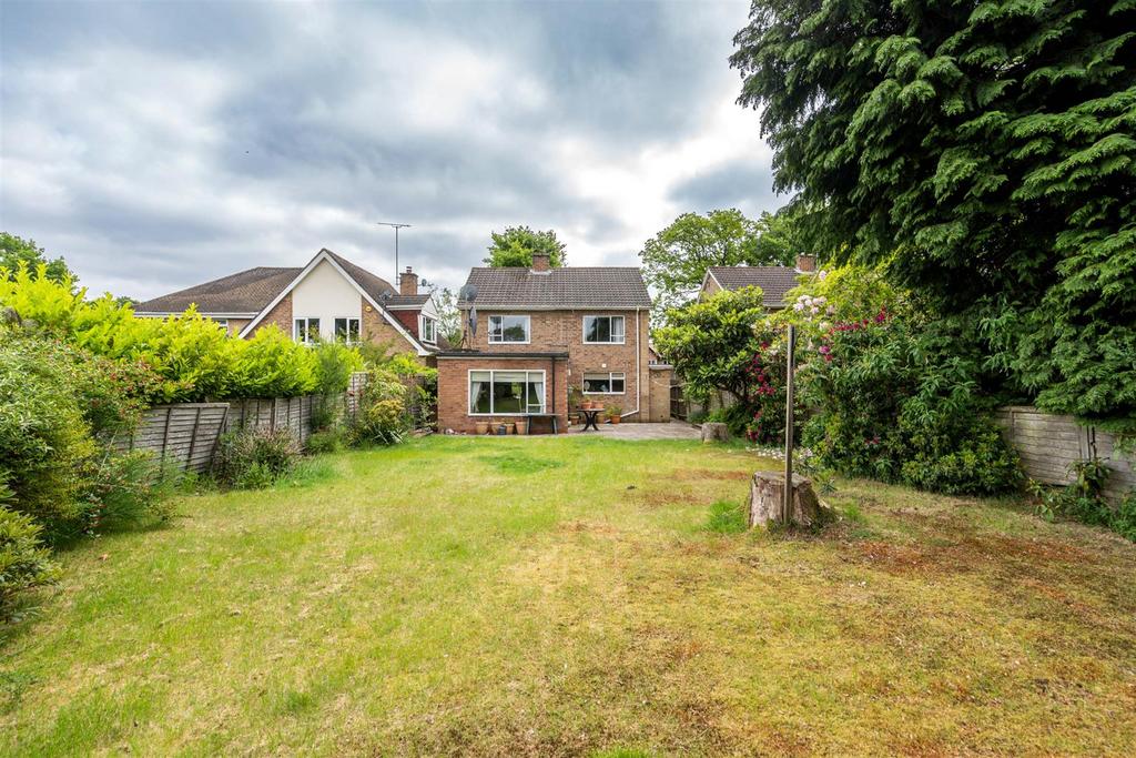 Woodlea Drive, Solihull 3 bed detached house £650,000