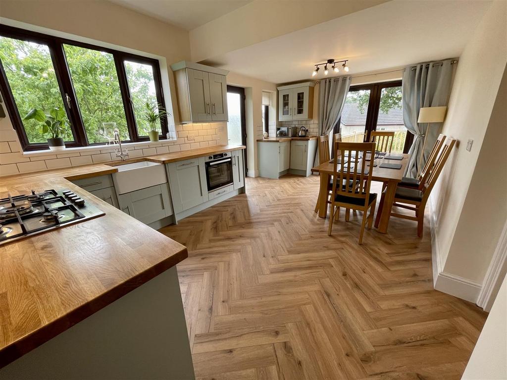 Capel seion, Drefach, Llanelli 3 bed detached bungalow for sale £329,000