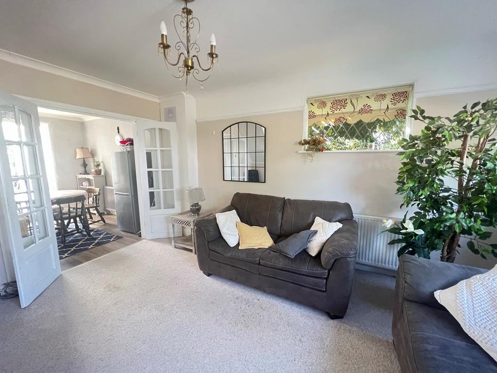 Willow Avenue, Kirby Cross, FrintononSea, CO13 2 bed detached house