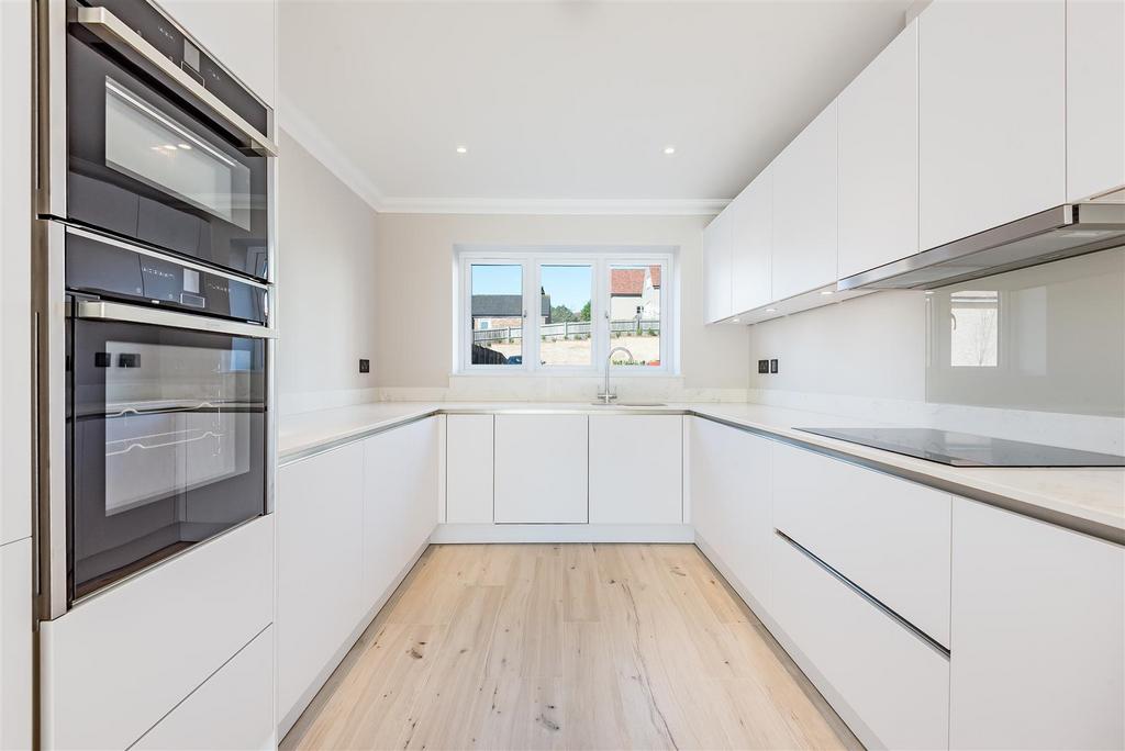 Poplar Close, Ashford Road, Maidstone 3 bed semidetached house £