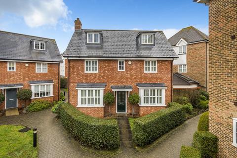 27 Ames Way, Kings Hill, West Malling, ME19 4HT